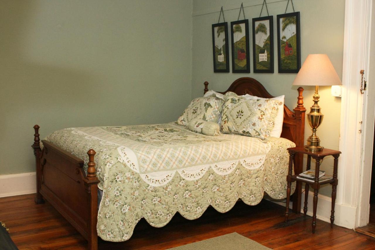 Stanardsville The Lafayette Inn & Restaurant מראה חיצוני תמונה